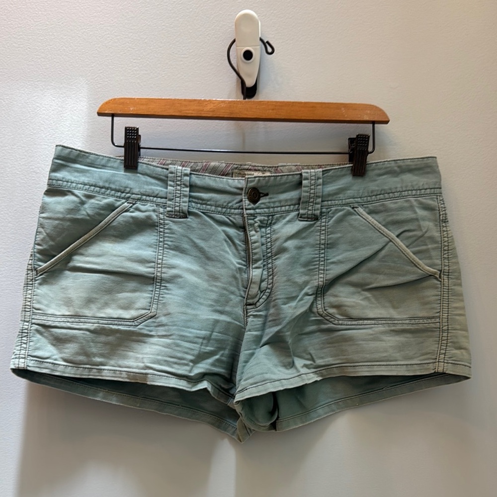 Y2K American Eagle army green shorts low rise size 12